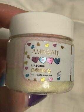 Aminnah XOXO Lip Scrub! New